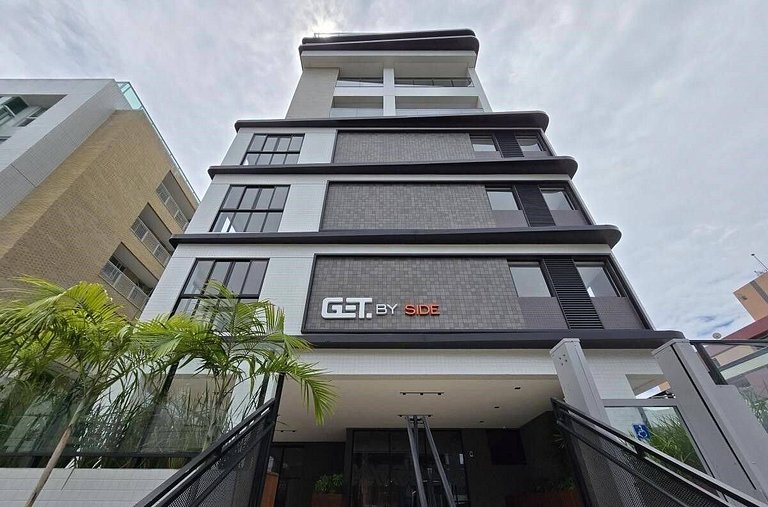 Flat a 20 metros do mar