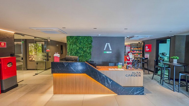 Cobertura com piscina privativa e vista mar