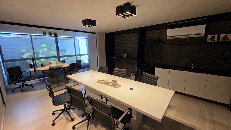 Cobertura com piscina privativa e vista mar