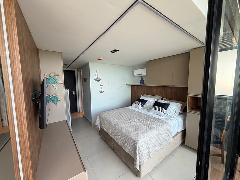 Cobertura com piscina privativa e vista mar