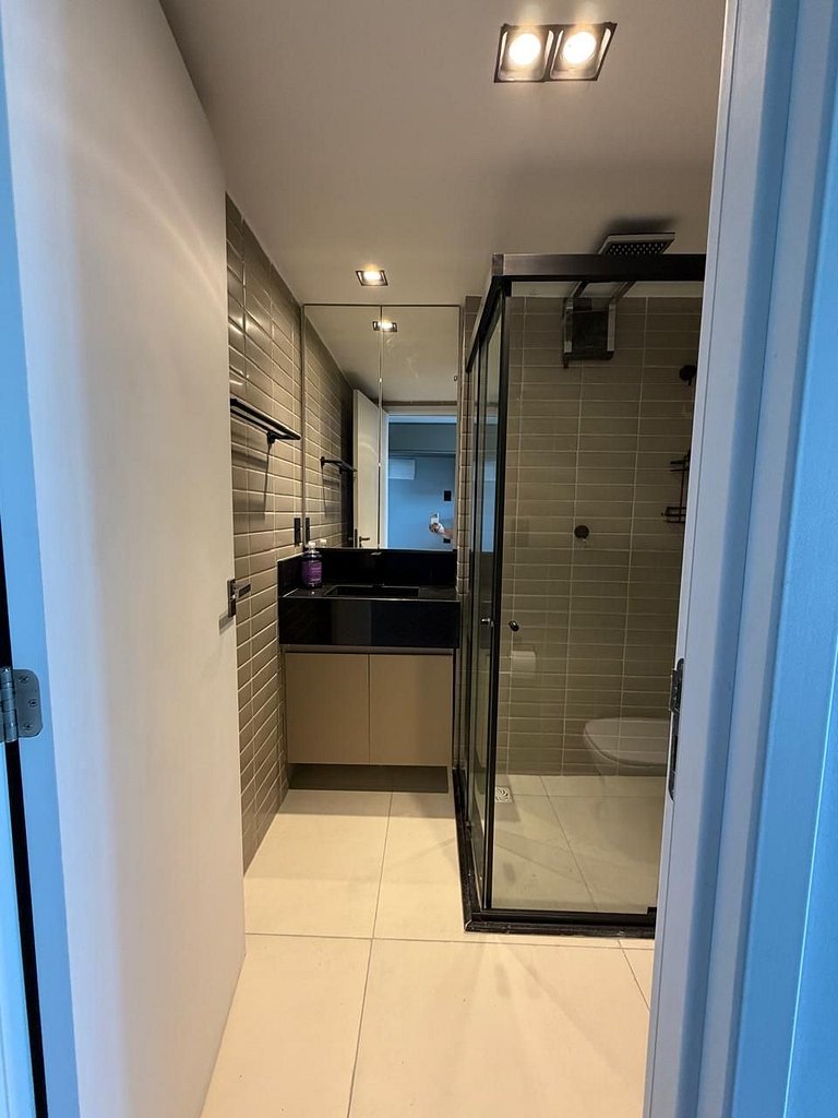 Cobertura com piscina privativa e vista mar