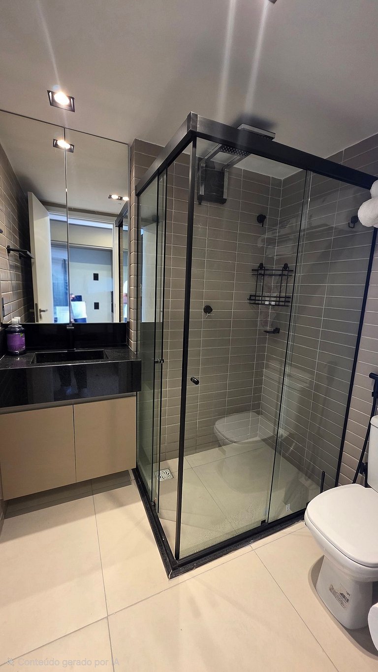 Cobertura com piscina privativa e vista mar