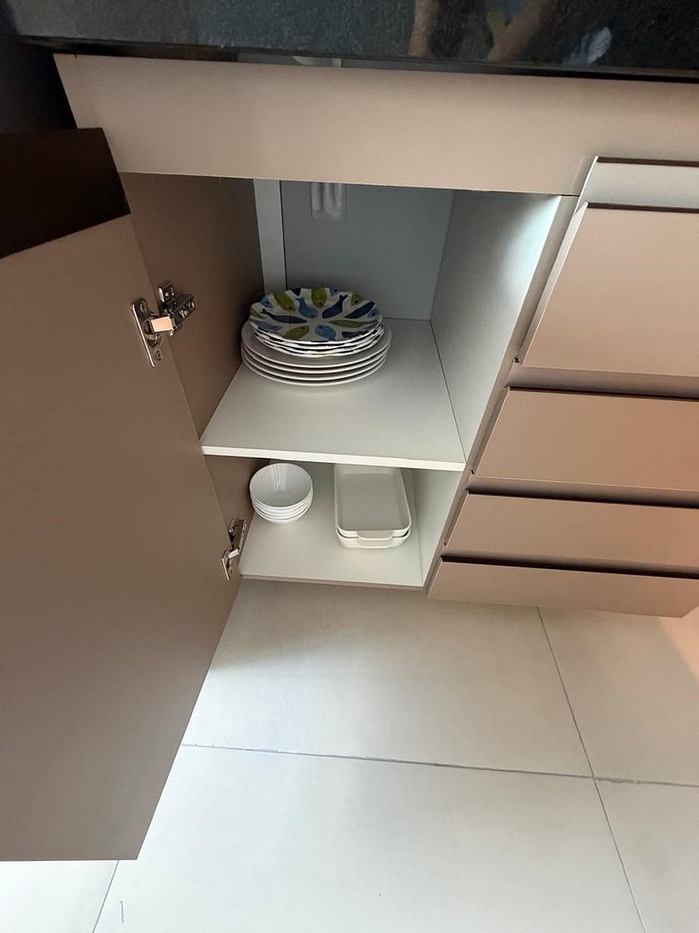 Cobertura com piscina privativa e vista mar