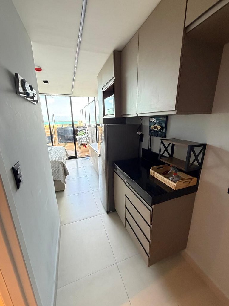 Cobertura com piscina privativa e vista mar